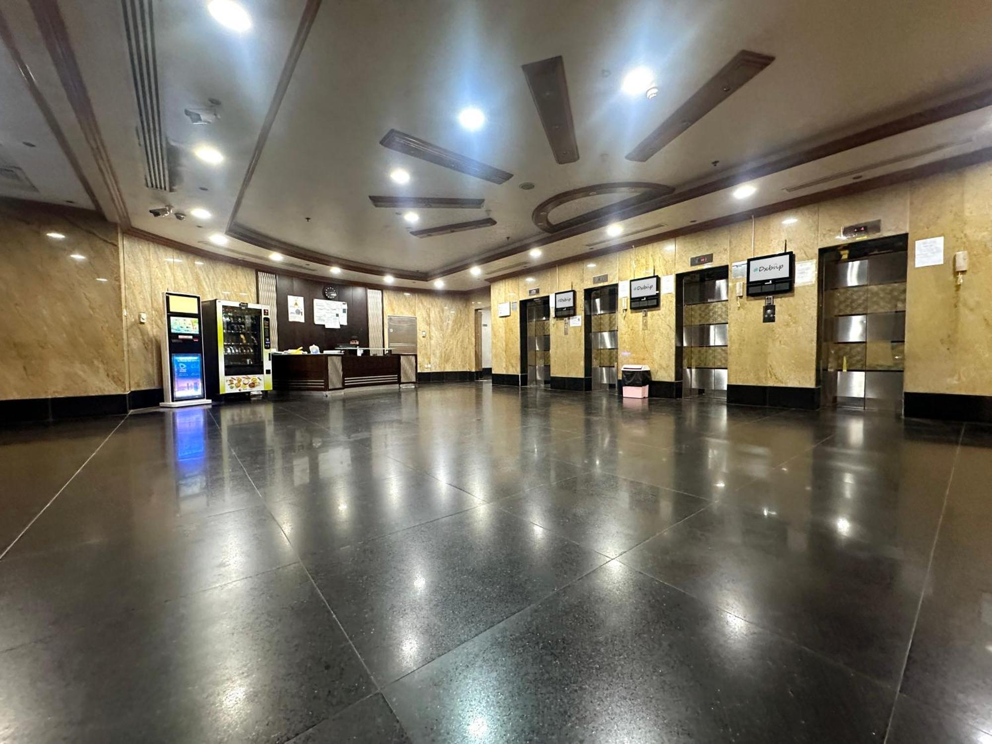Nomad Partition In Barsha Heights 3 Mins To Icm Metro
